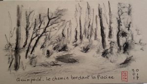 Le chemin bordant la piscine de Quimperlé